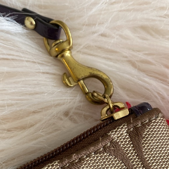 COACH small wristlet - Picture 3 of 9